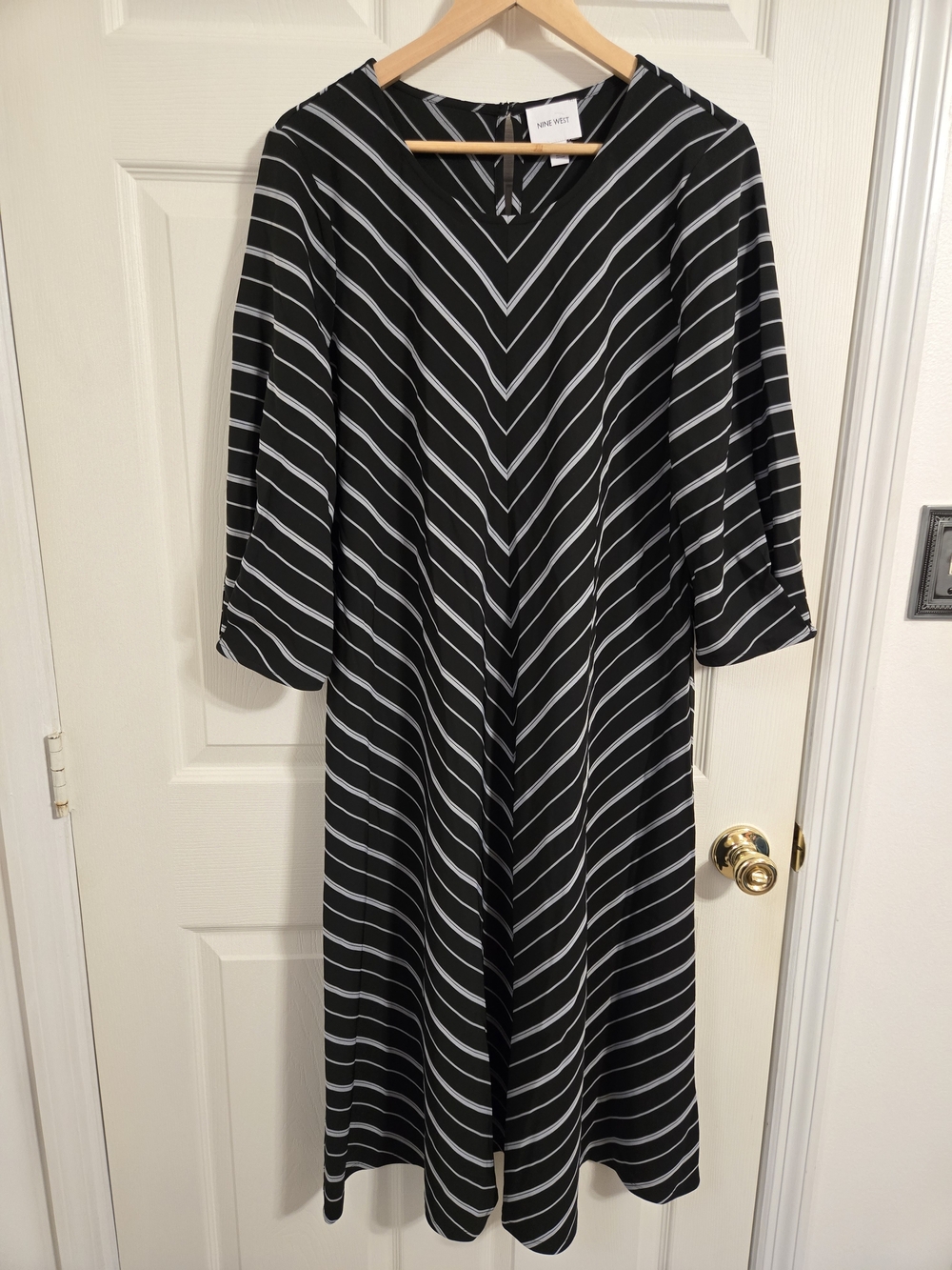Nine West Black and White Chevron-Stripe Midi Dress Size XL